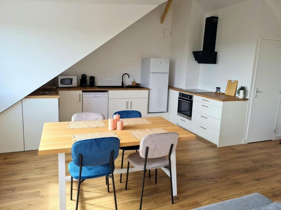 Appartement Avec Vue Фужер Экстерьер фото